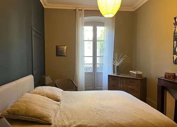 Apartment Coeur De Ville, Garage Prive Et Gratuit Avec Terrasse !