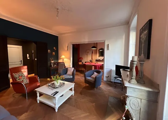 Apartment Coeur De Ville, Garage Prive Et Gratuit Avec Terrasse ! *