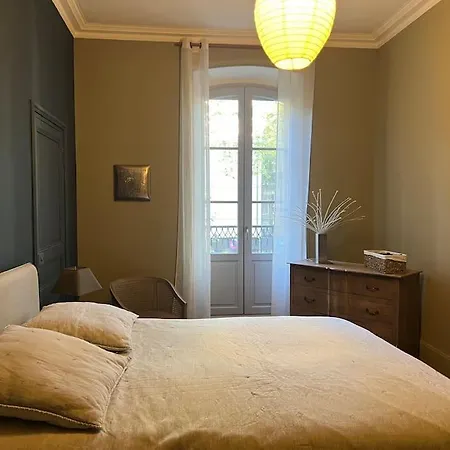 شقة Coeur De Ville, Garage Prive Et Gratuit Avec Terrasse !