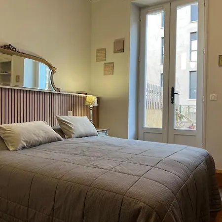 Coeur De Ville, Garage Prive Et Gratuit Avec Terrasse ! شقة