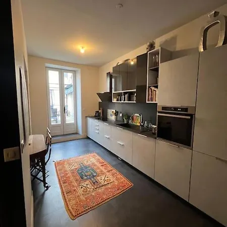 Coeur De Ville, Garage Prive Et Gratuit Avec Terrasse ! شقة *