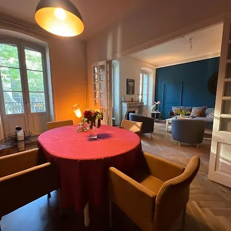 Coeur De Ville, Garage Prive Et Gratuit Avec Terrasse ! *