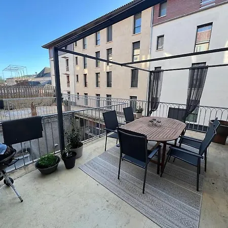 Coeur De Ville, Garage Prive Et Gratuit Avec Terrasse !