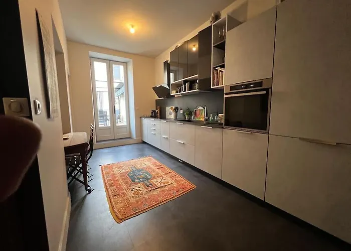 Cœur De Ville, Garage Privé Et Gratuit Avec Terrasse ! Cahors